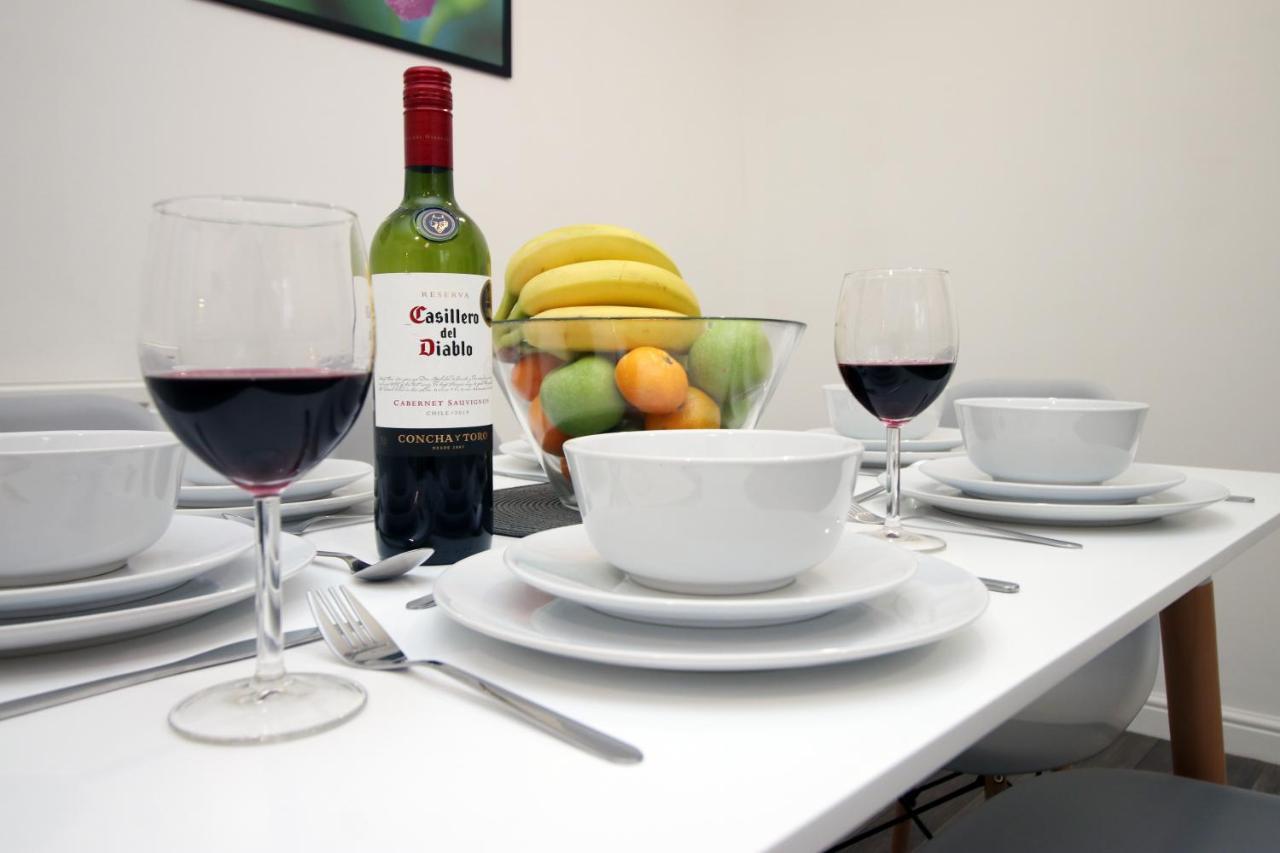 Delft - Spacious Home, High Speed Wi-Fi, Free Parking, Terrace Свіндон Екстер'єр фото