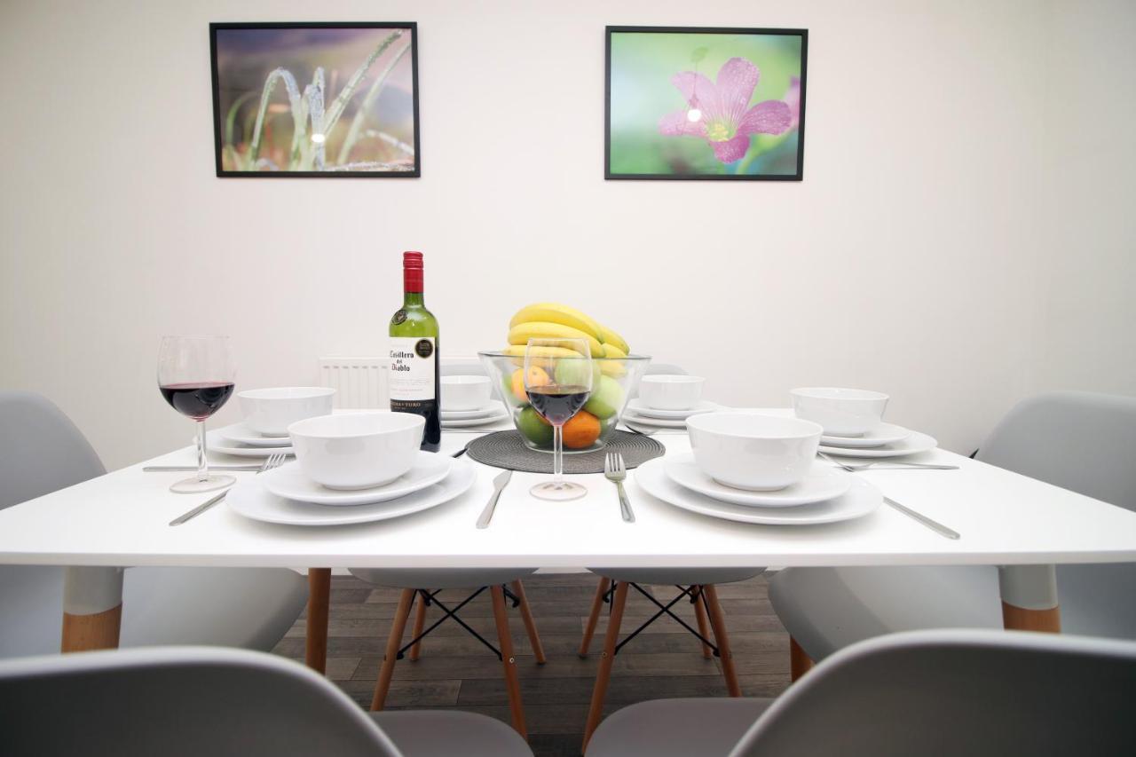 Delft - Spacious Home, High Speed Wi-Fi, Free Parking, Terrace Свіндон Екстер'єр фото