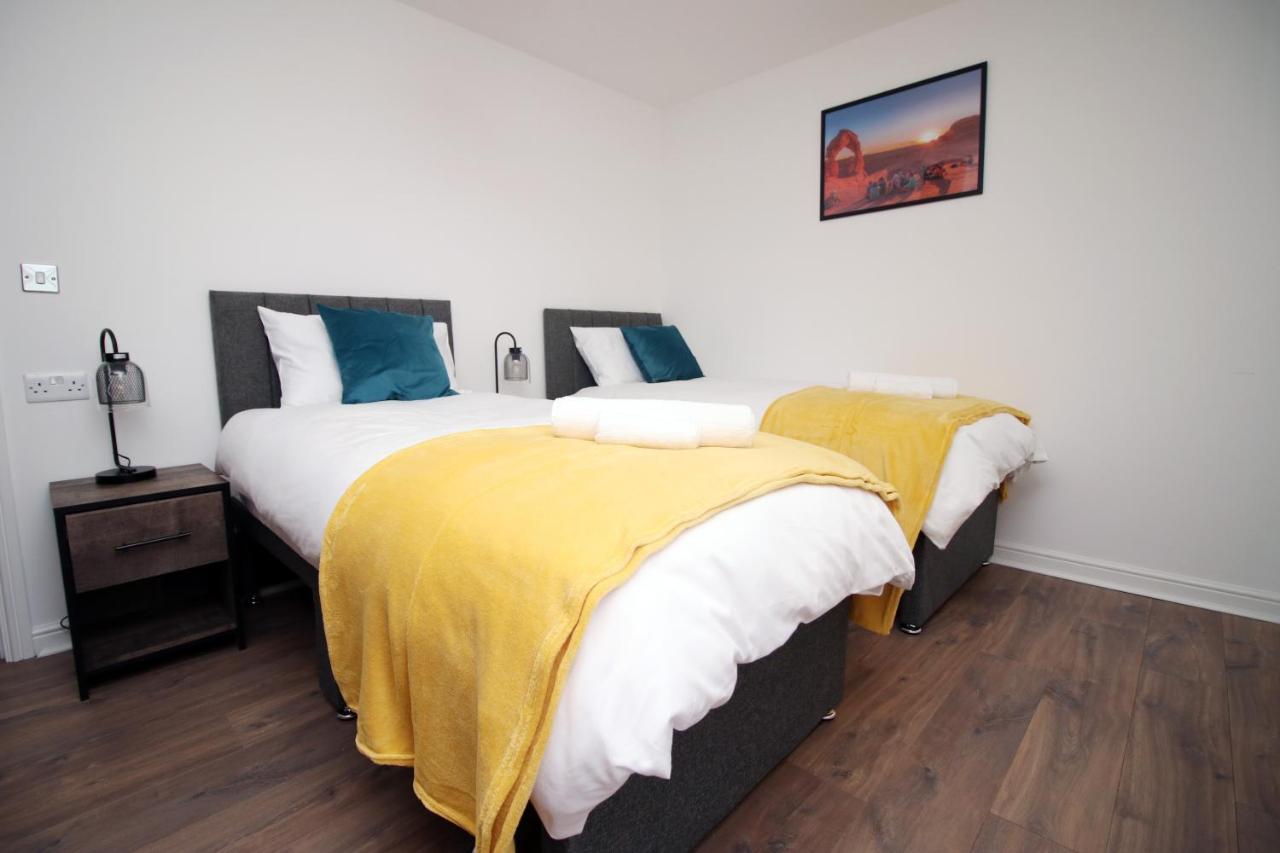 Delft - Spacious Home, High Speed Wi-Fi, Free Parking, Terrace Свіндон Екстер'єр фото