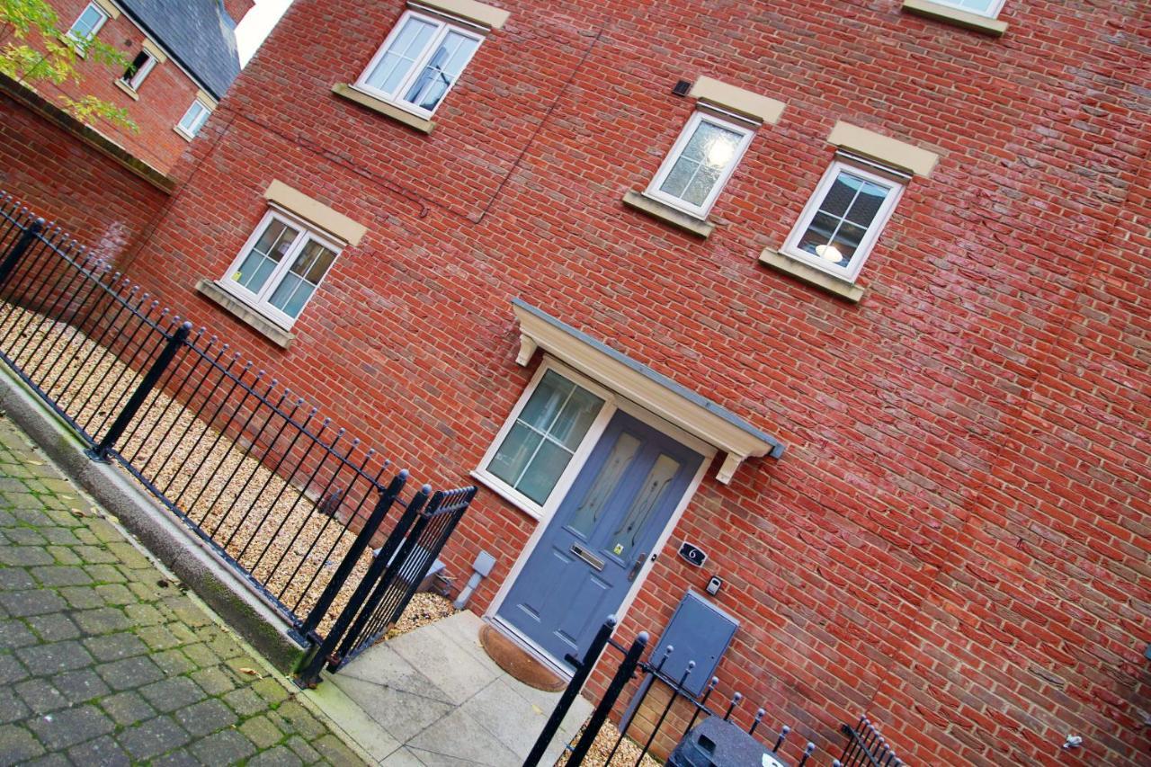 Delft - Spacious Home, High Speed Wi-Fi, Free Parking, Terrace Свіндон Екстер'єр фото